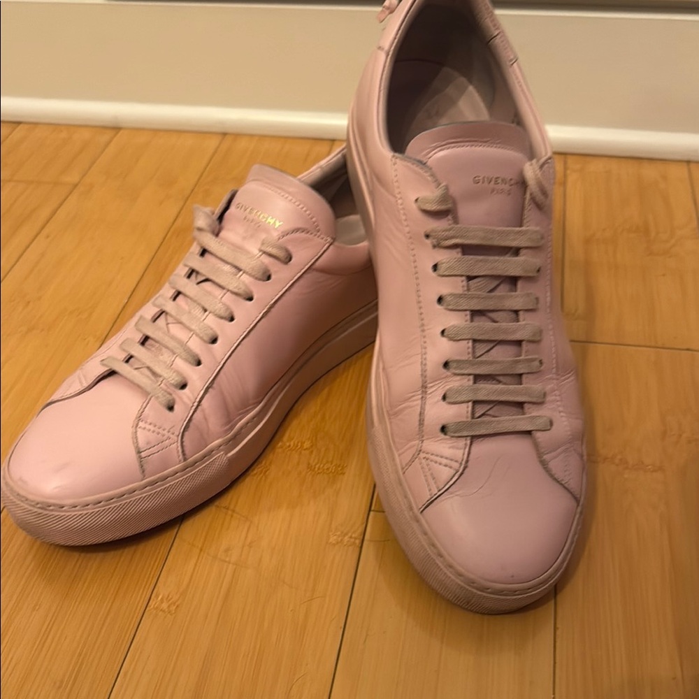 Givenchy Men's Pink Sneakers